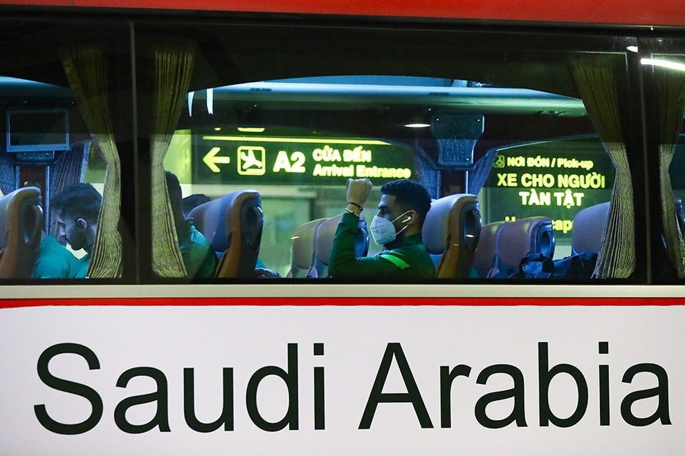 Đội tuyển Saudi Arabia đến Việt Nam, mang theo 9 tấn hành lý - 2 Đội tuyển Saudi Arabia đến Việt Nam, mang theo 9 tấn hành lý - 2