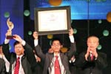 Chùm ảnh: Đêm trao giải Nhân tài Đất Việt 2006