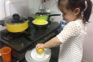 Sửng sốt với cách dạy con tự lập của mẹ Việt ở Thụy Sĩ