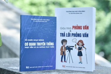 Tiến sĩ Nguyễn Quang Hòa ra mắt 2 cuốn sách về nghề báo