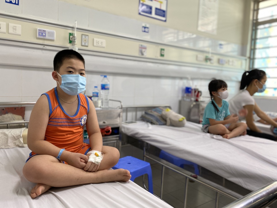 Cao điểm sốt xuất huyết, cha mẹ tuyệt đối tránh sai lầm này khi con bị sốt - 3 Cao điểm sốt xuất huyết, cha mẹ tuyệt đối tránh sai lầm này khi con bị sốt - 3