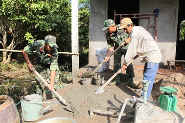 Tết quân - dân, nét đẹp truyền thống của lực lượng vũ trang Cần Thơ