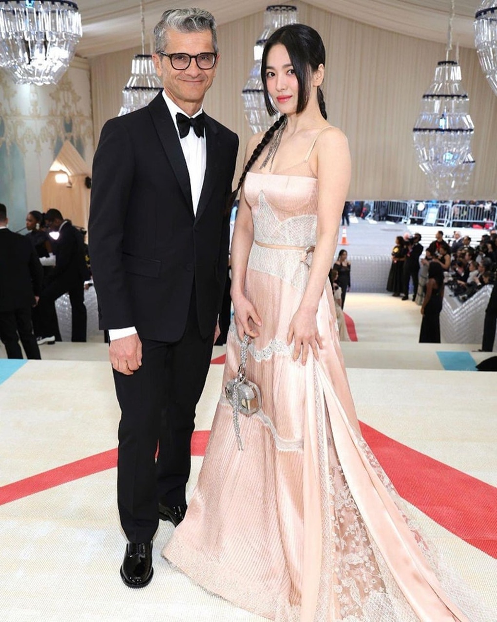 Song Hye Kyo đẹp như nàng thơ, gây chú ý tại Met Gala 2023 - 5 Song Hye Kyo đẹp như nàng thơ, gây chú ý tại Met Gala 2023 - 5