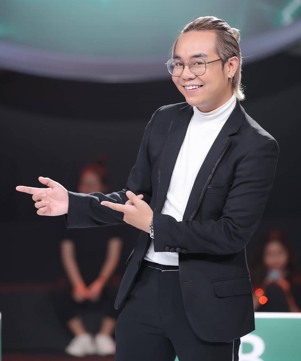 Bé Châu - Nguyễn Huy: Tôi bị vuốt ve đụng chạm, ám ảnh mãi sau này - 6 Bé Châu - Nguyễn Huy: Tôi bị vuốt ve đụng chạm, ám ảnh mãi sau này - 6