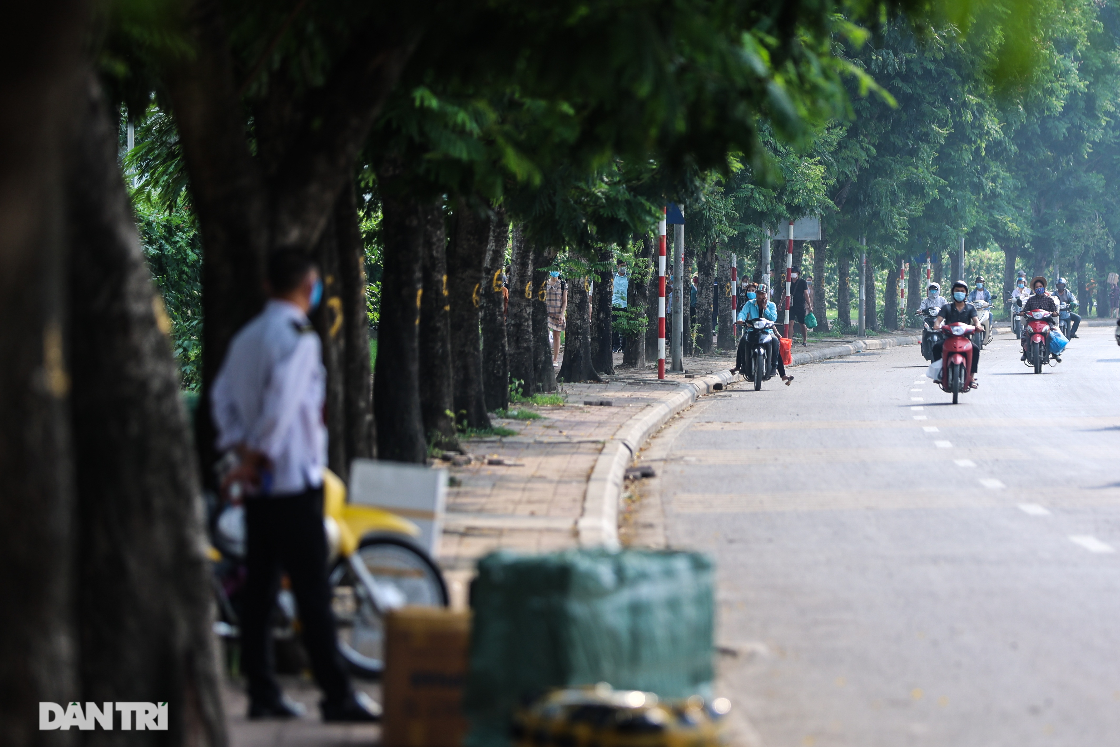 Hà Nội: Chim mồi bám CSGT và cú điện thoại mật báo tới nhà xe - 14 Hà Nội: Chim mồi bám CSGT và cú điện thoại mật báo tới nhà xe - 14