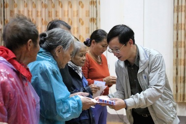 Bạn đọc Dân trí giúp đỡ người dân Hà Tĩnh bị lũ lụt 400 triệu đồng