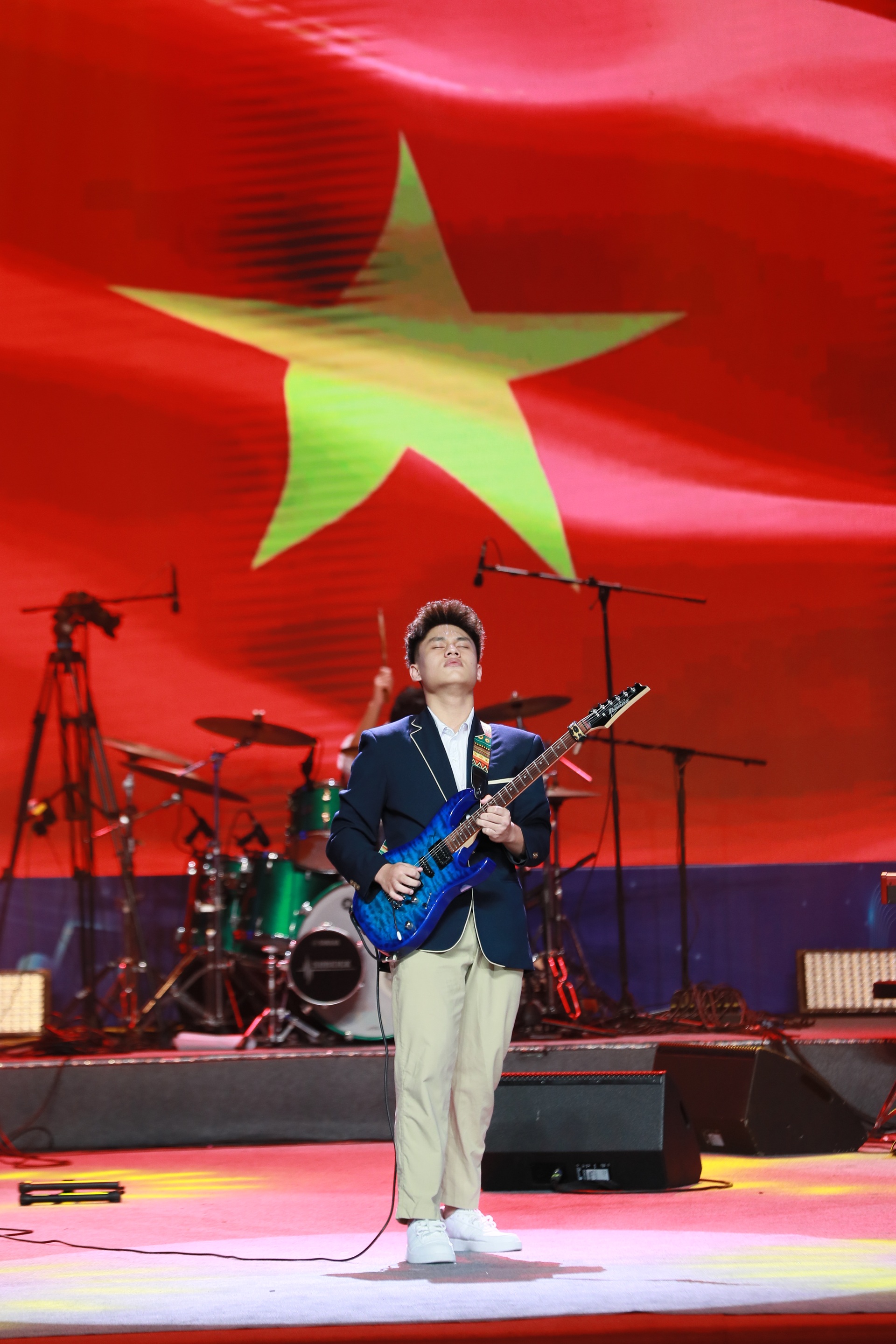 Chân dung trai xinh gái đẹp làm bùng nổ sân khấu âm nhạc học sinh thủ đô - 8 Chân dung trai xinh gái đẹp làm bùng nổ sân khấu âm nhạc học sinh thủ đô - 8