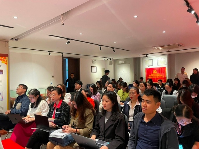 Đông đảo nhà báo, phóng viên, sinh viên báo chí tham dự tọa đàm