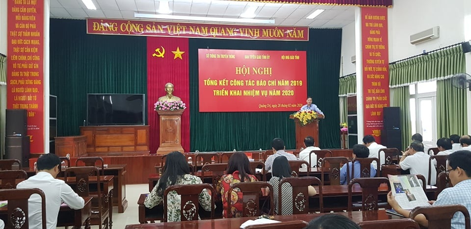 Phóng viên Báo Dân trí được UBND tỉnh Quảng Trị tặng Bằng khen - 2 Phóng viên Báo Dân trí được UBND tỉnh Quảng Trị tặng Bằng khen - 2