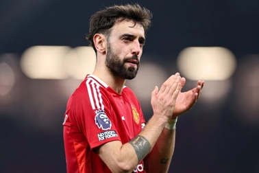 Bruno Fernandes có động thái gây sốc, quyết ở lại Man Utd chiến đấu