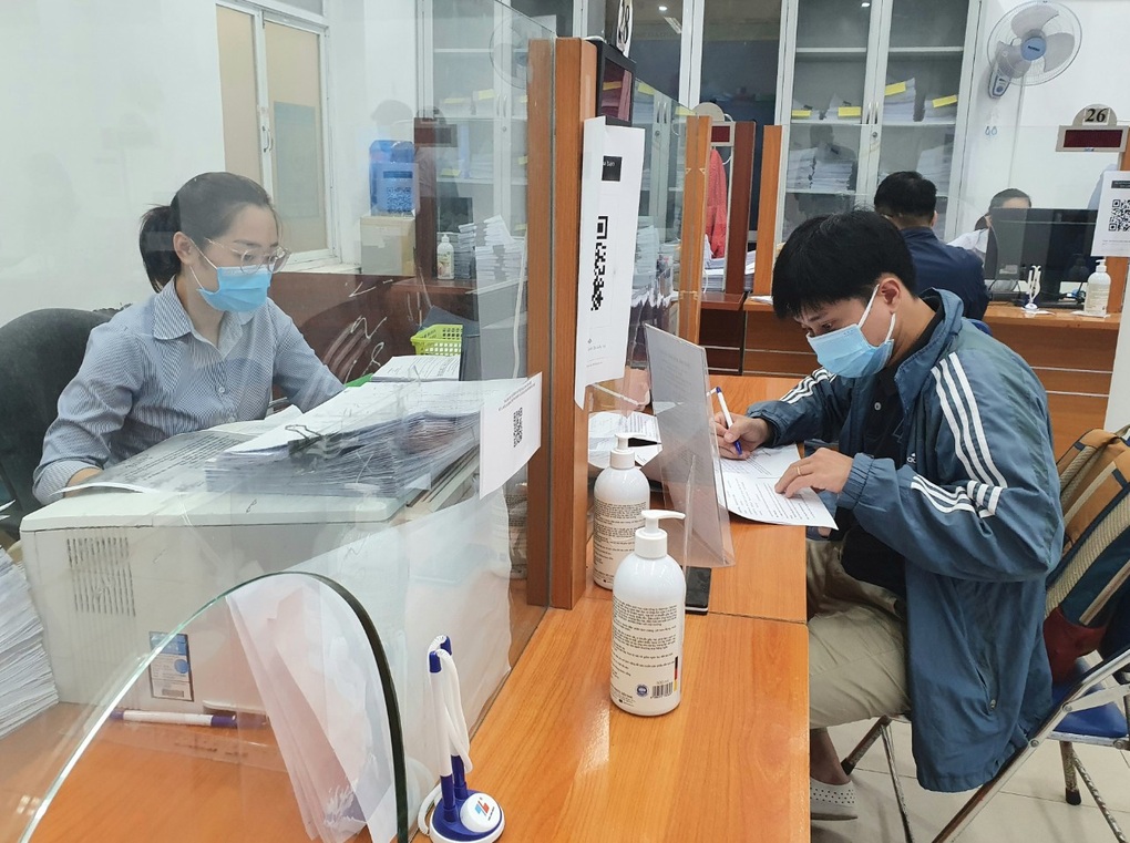 Có 2 hợp đồng lao động trở lên thì đóng bảo hiểm xã hội thế nào? - 2 Có 2 hợp đồng lao động trở lên thì đóng bảo hiểm xã hội thế nào? - 2
