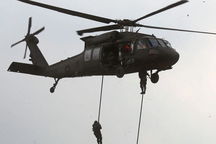 Mỹ đồng ý bán trực thăng quân sự cho Australia