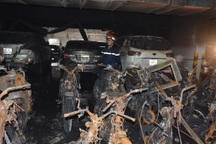 Hình ảnh hàng trăm ô tô, xe máy biến dạng trong hầm chung cư cháy