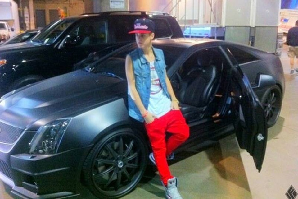 Ca sĩ Justin Bieber ra phố với chiếc Rolls-Royce cực dị - 11 Ca sĩ Justin Bieber ra phố với chiếc Rolls-Royce cực dị - 11