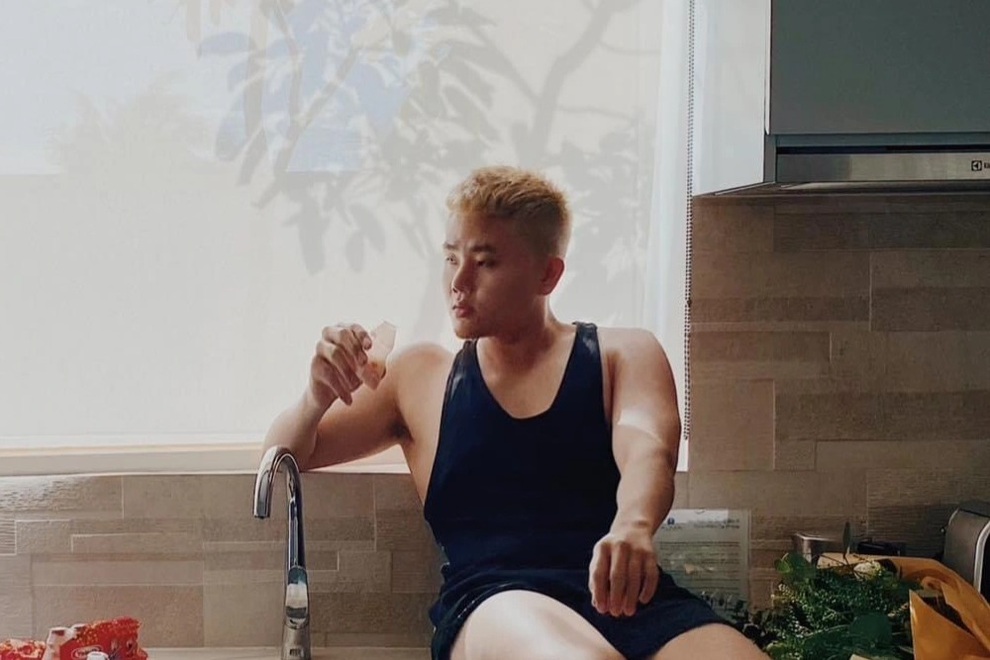 Bạn trẻ TPHCM sống chậm mùa dịch: Học nấu ăn, viết nhạc, yêu xa - 1 Bạn trẻ TPHCM sống chậm mùa dịch: Học nấu ăn, viết nhạc, yêu xa - 1