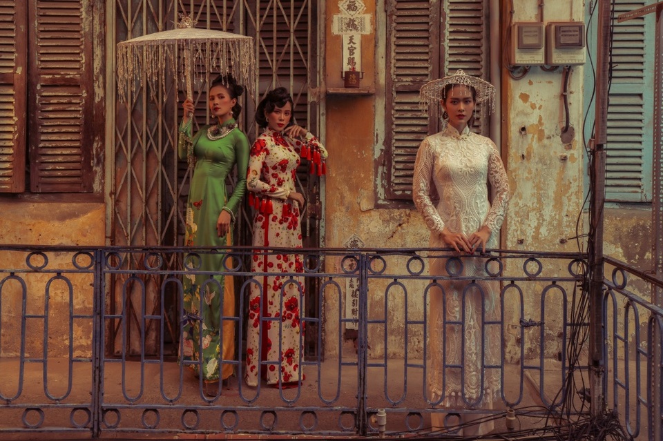 Dàn mỹ nhân Việt uốn tóc “phi dê” gợi nhớ Tết xưa - 15 Dàn mỹ nhân Việt uốn tóc “phi dê” gợi nhớ Tết xưa - 15