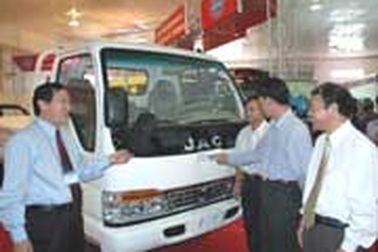 Ôtô - khuyến mãi mùa ế khách