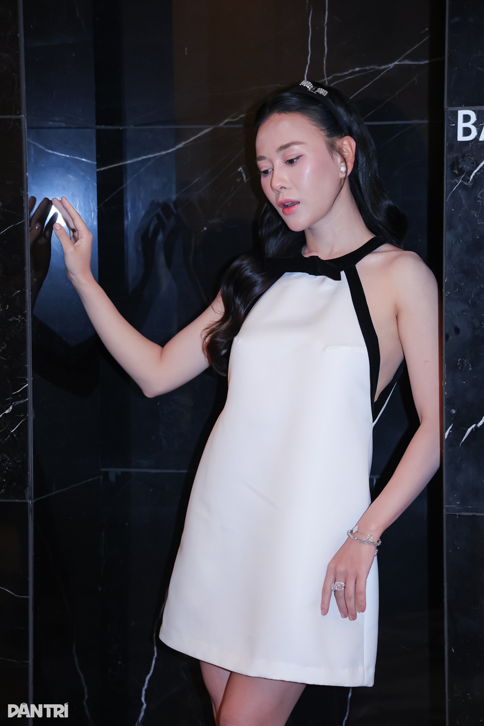 Phương Oanh tái xuất màn ảnh VTV: Anh Bình ước tôi lúc nào cũng dịu dàng” - 4