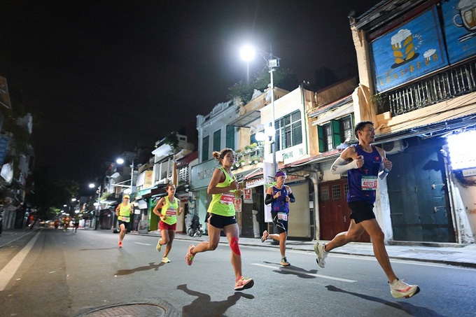 Nhiều chân chạy đột phá thành tích tại VPBank Hanoi Marathon ASEAN 2020 - Ảnh 1.