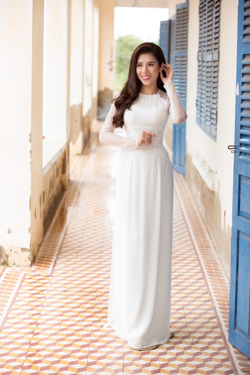 Hoa hậu Dương Yến Nhung truyền cảm hứng cho các em học sinh - 3 Hoa hậu Dương Yến Nhung truyền cảm hứng cho các em học sinh - 3