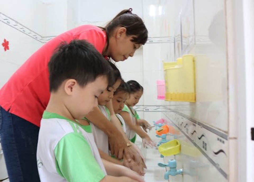 Quảng Nam: Bệnh tay chân miệng tăng 7,5 lần so với năm 2020 - 1 Quảng Nam: Bệnh tay chân miệng tăng 7,5 lần so với năm 2020 - 1