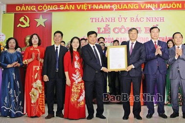 Học và làm theo Bác, xây dựng đội ngũ cán bộ đáp ứng yêu cầu, nhiệm vụ trong tình hình mới