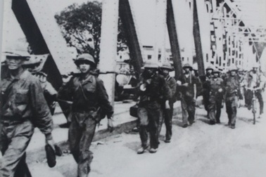 Những địa điểm lịch sử - 40 năm trước và bây giờ