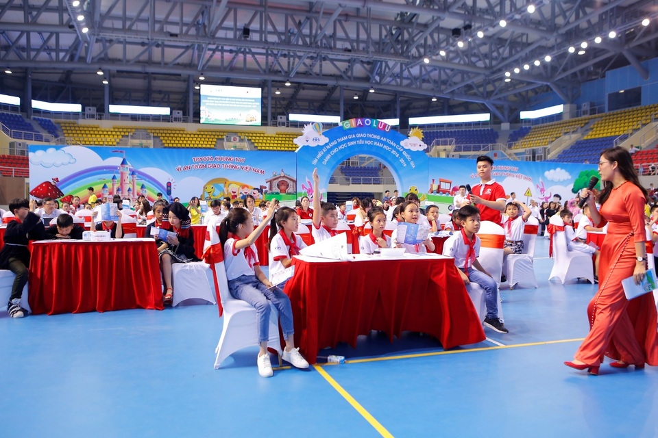 Đẩy mạnh hoạt động nâng cao ý thức an toàn giao thông cho thế hệ trẻ - 1 Đẩy mạnh hoạt động nâng cao ý thức an toàn giao thông cho thế hệ trẻ - 1