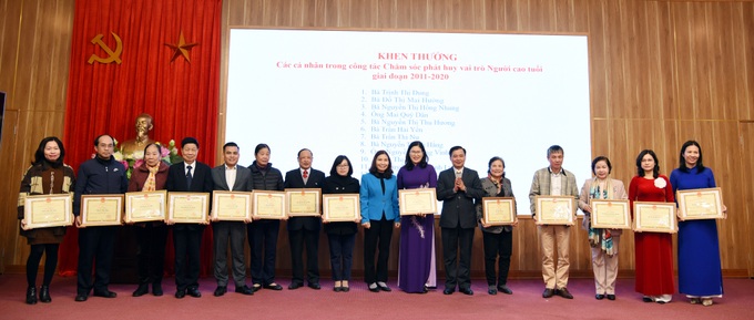 Hà Nội: Truy tặng danh hiệu “Bà mẹ Việt Nam Anh hùng” cho hai mẹ có con là liệt sĩ - Ảnh 5. Hà Nội: Truy tặng danh hiệu “Bà mẹ Việt Nam Anh hùng” cho hai mẹ có con là liệt sĩ - Ảnh 5.