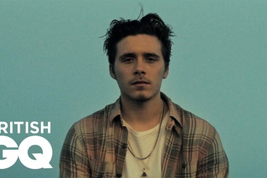 Brooklyn Beckham càng lớn càng điển trai