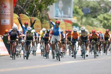 Lê Nguyệt Minh lần đầu thắng chặng tại giải xe đạp toàn quốc 2024