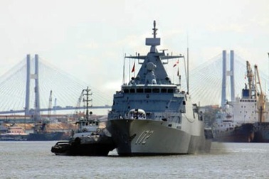Tàu Hải quân Hoàng gia Malaysia thăm TPHCM