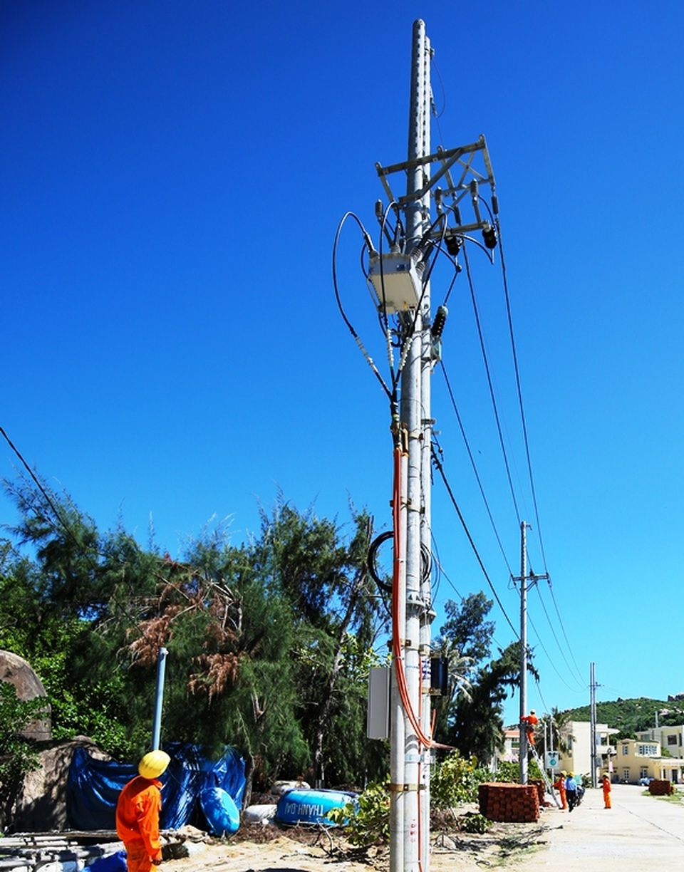 Hơn 600 hộ dân xã đảo Nhơn Châu được phủ điện lưới quốc gia - 2 Hơn 600 hộ dân xã đảo Nhơn Châu được phủ điện lưới quốc gia - 2