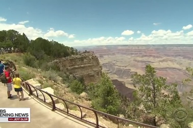 Du khách chết thảm khi rơi xuống đại vực nổi tiếng ở Mỹ