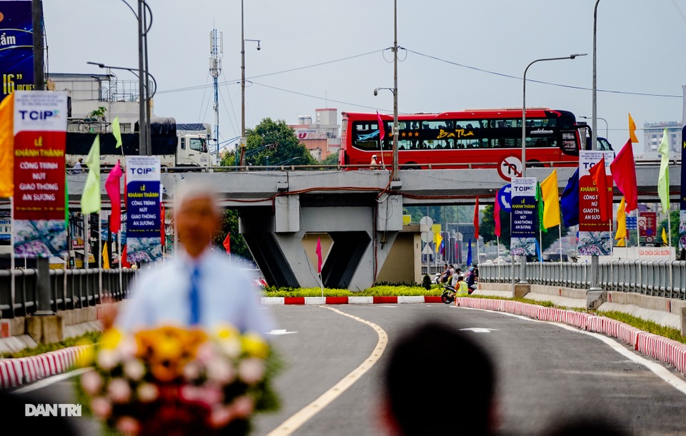 TPHCM khánh thành nút giao thông 3 tầng ở cửa ngõ Tây Bắc - 5 TPHCM khánh thành nút giao thông 3 tầng ở cửa ngõ Tây Bắc - 5