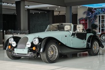 Chủ xe Hà Nội chi hơn 7 tỷ đồng mua Morgan Plus Four màu độc nhất Việt Nam