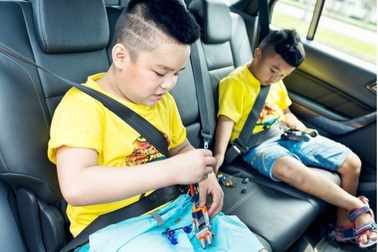 Bí quyết du lịch an toàn khi có trẻ nhỏ trên xe