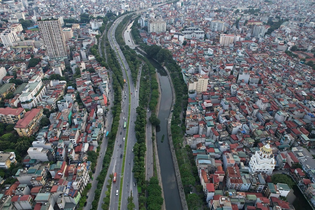 Vì sao nước thải vẫn chảy thẳng vào sông Tô Lịch dù đã hoàn thành đấu nối? - 2 Vì sao nước thải vẫn chảy thẳng vào sông Tô Lịch dù đã hoàn thành đấu nối? - 2