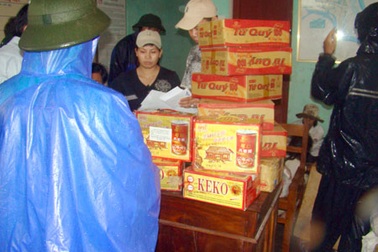 Báo Dân trí và các doanh nghiệp cứu trợ vùng lũ Quảng Bình