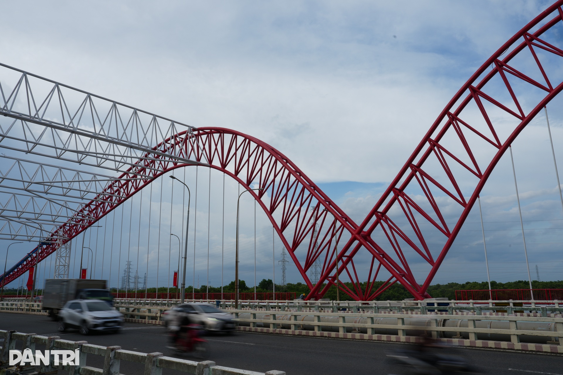 Cầu Cỏ May cách điệu cánh chim hải âu tung cánh tại cửa ngõ Vũng Tàu - 11