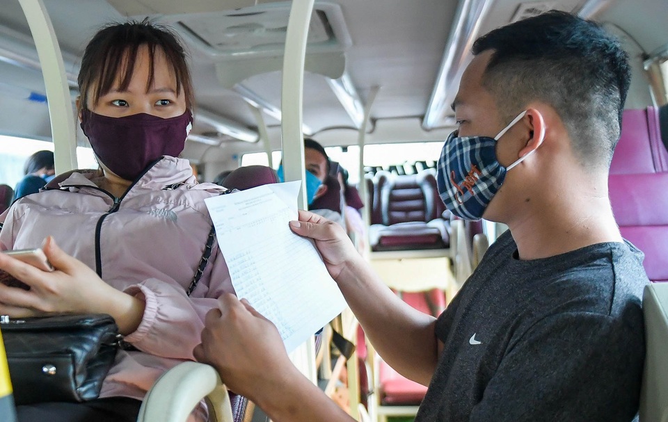 Hà Nội: Đi xe khách khai báo y tế ra sao? - 8 Hà Nội: Đi xe khách khai báo y tế ra sao? - 8