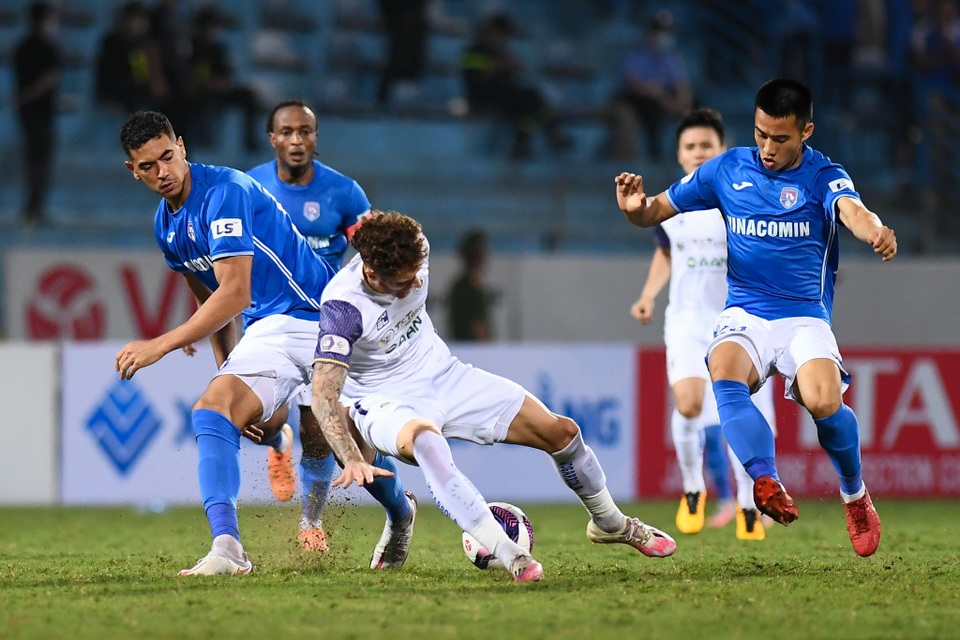CLB Hà Nội 4-0 Than Quảng Ninh: Quang Hải rực sáng - 10 CLB Hà Nội 4-0 Than Quảng Ninh: Quang Hải rực sáng - 10