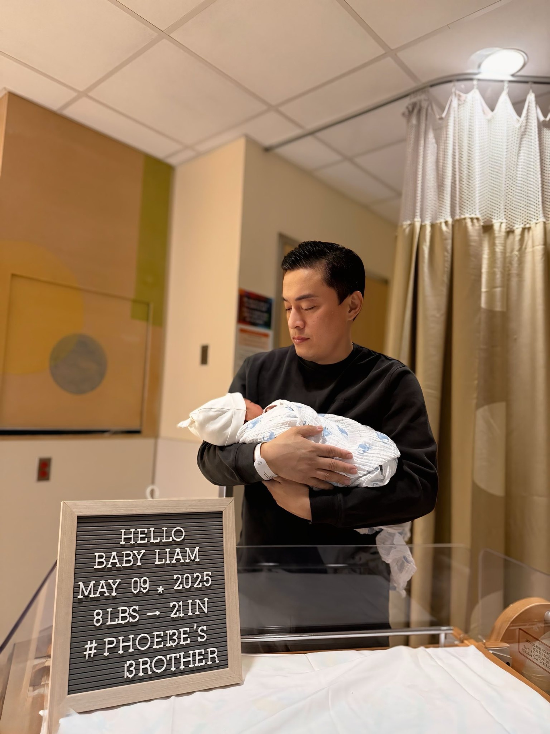 Lam Trường làm cha lần 3 ở tuổi 51, hôn nhân viên mãn bên vợ trẻ - 2 Lam Trường làm cha lần 3 ở tuổi 51, hôn nhân viên mãn bên vợ trẻ - 2