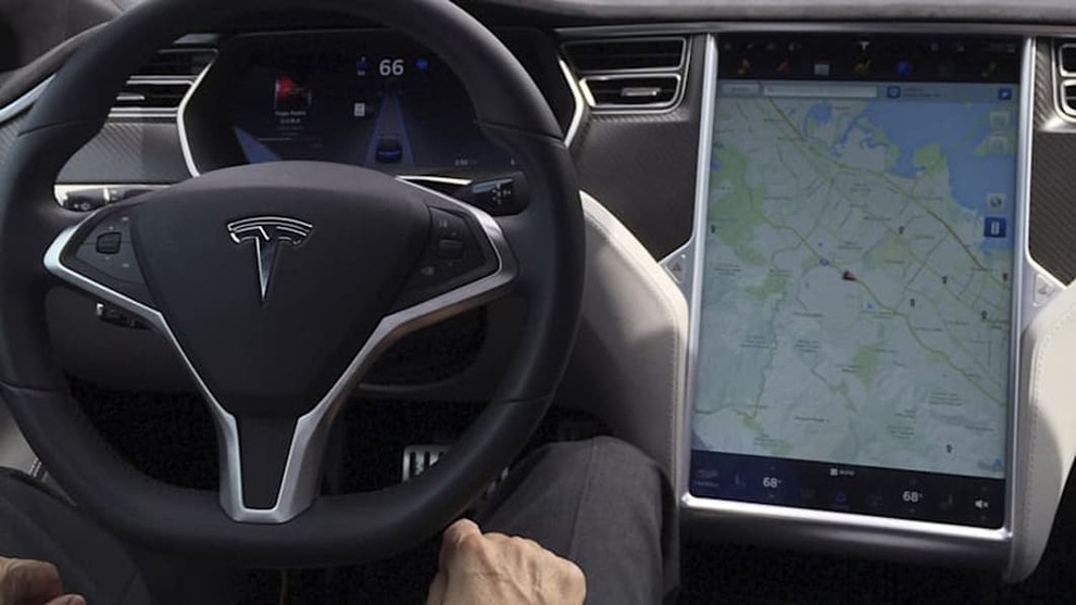 Để điều tra xe Tesla, cơ quan an toàn Mỹ đưa ra một yêu cầu bất thường - 1 Để điều tra xe Tesla, cơ quan an toàn Mỹ đưa ra một yêu cầu bất thường - 1