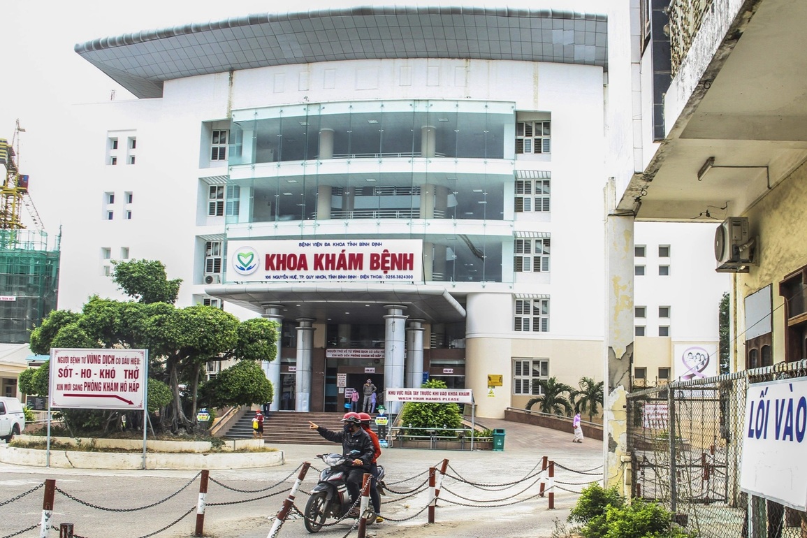 Vụ thanh niên điên cuồng đâm chém 4 người: Có biểu hiện tâm thần - 1 Vụ thanh niên điên cuồng đâm chém 4 người: Có biểu hiện tâm thần - 1