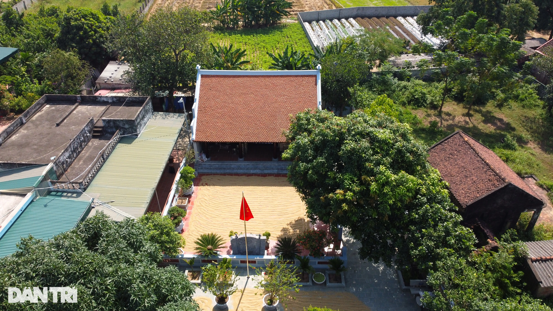 Thăm nhà Mẹ Tơm - 1 Thăm nhà Mẹ Tơm - 1