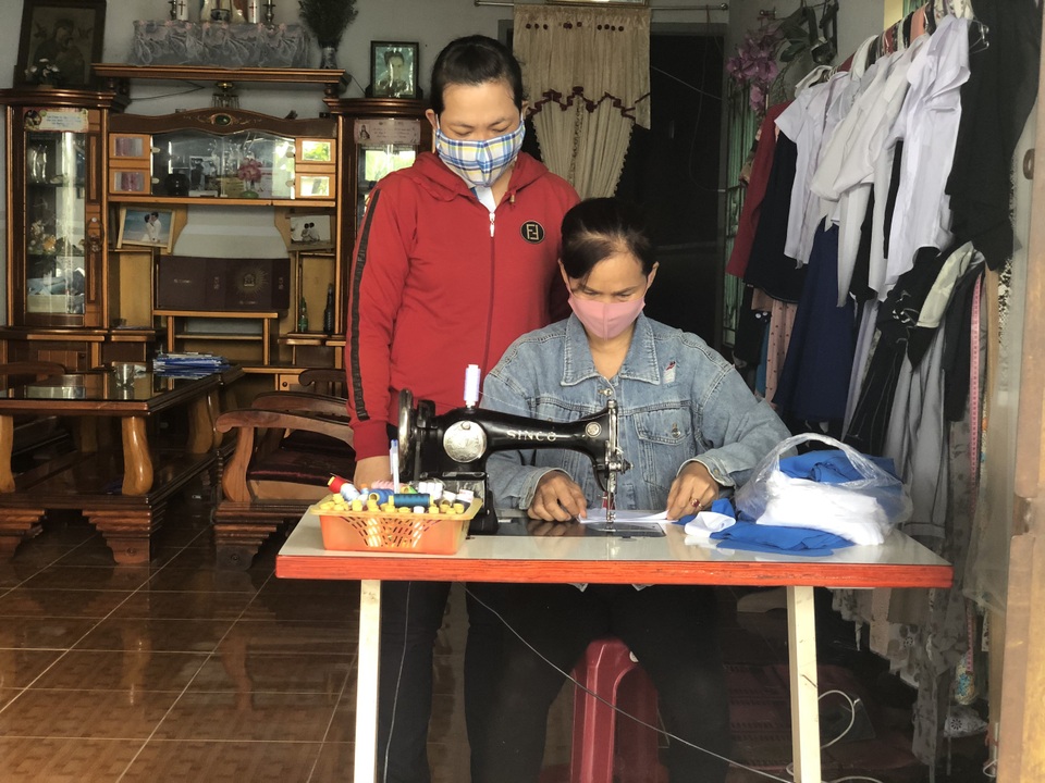 Giúp phụ nữ thoát nghèo từ mô hình tiết kiệm tiền để phát triển kinh tế - 2 Giúp phụ nữ thoát nghèo từ mô hình tiết kiệm tiền để phát triển kinh tế - 2