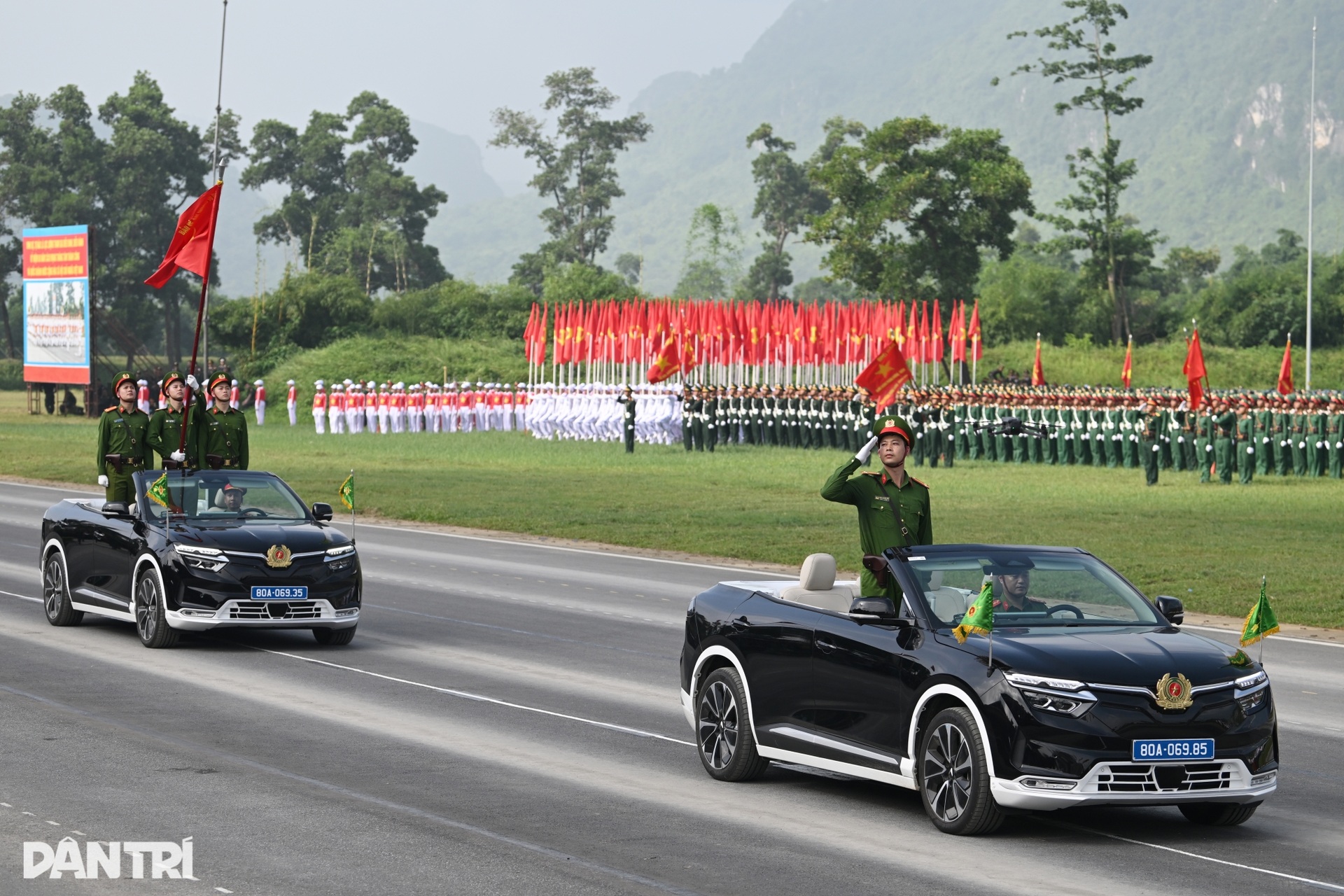 Hơn 15.600 chiến sĩ tham gia tổng hợp luyện diễu binh Quốc khánh 2/9 - 10 Hơn 15.600 chiến sĩ tham gia tổng hợp luyện diễu binh Quốc khánh 2/9 - 10