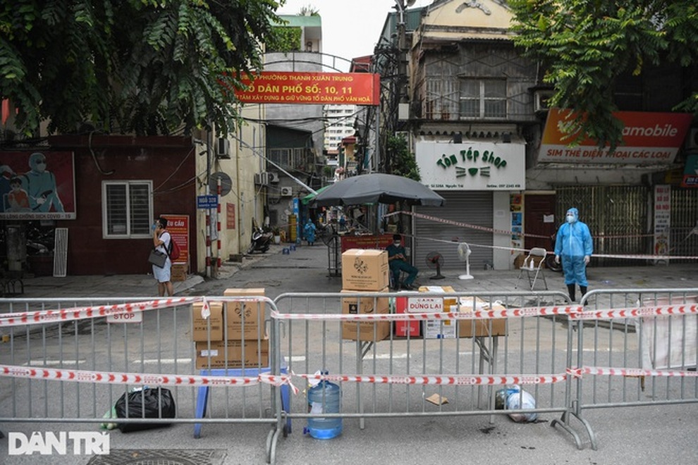 Ngày 30/8, Hà Nội nỗ lực xét nghiệm sàng lọc nhằm giảm nhiệt các ổ dịch - 2 Ngày 30/8, Hà Nội nỗ lực xét nghiệm sàng lọc nhằm giảm nhiệt các ổ dịch - 2