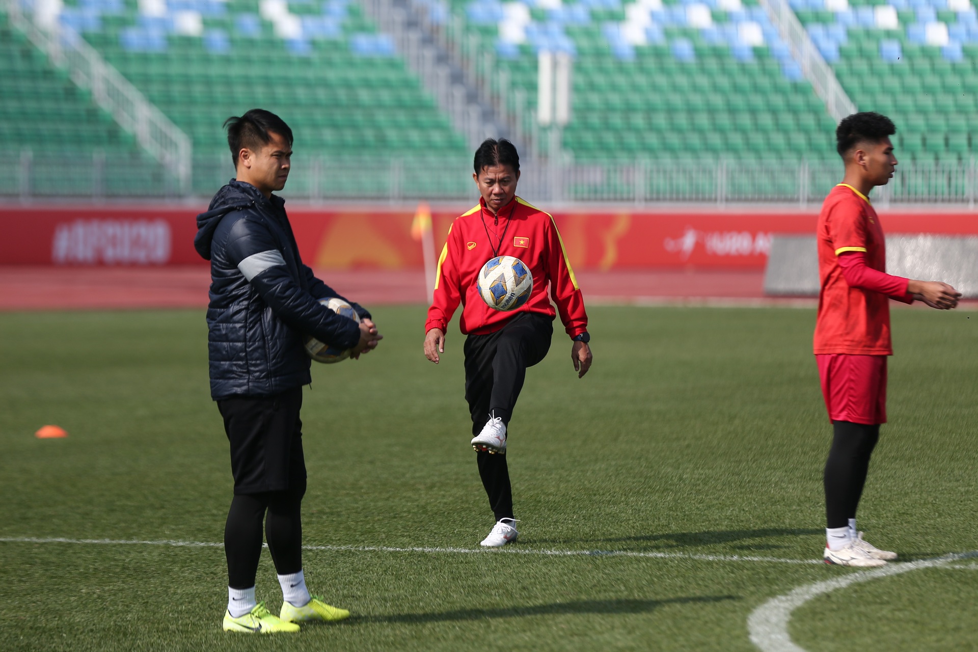 HLV Hoàng Anh Tuấn của U20 Việt Nam có phong cách cầm quân giống ông Park - 8 HLV Hoàng Anh Tuấn của U20 Việt Nam có phong cách cầm quân giống ông Park - 8